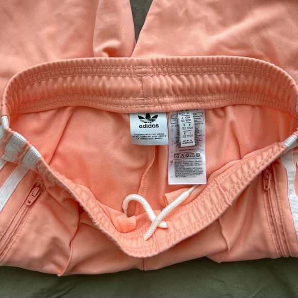 Adidas track pants pink kids - Picture 2 of 3